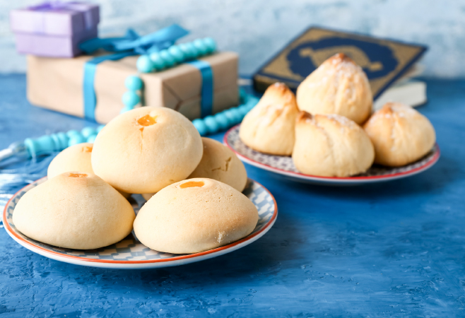 Shaker-churek is a traditional Azerbaijani butter cookie Shaker-churek is a traditional Azerbaijani butter cookie