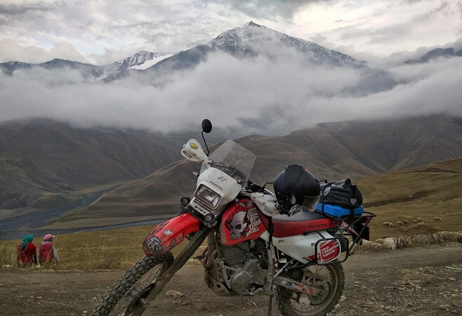 Climbing in Bazarduzu mountain