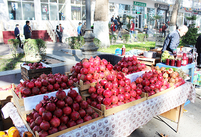 Seasonal guide to festivals in Azerbaijan - Pomegranate Festival (Goychay)