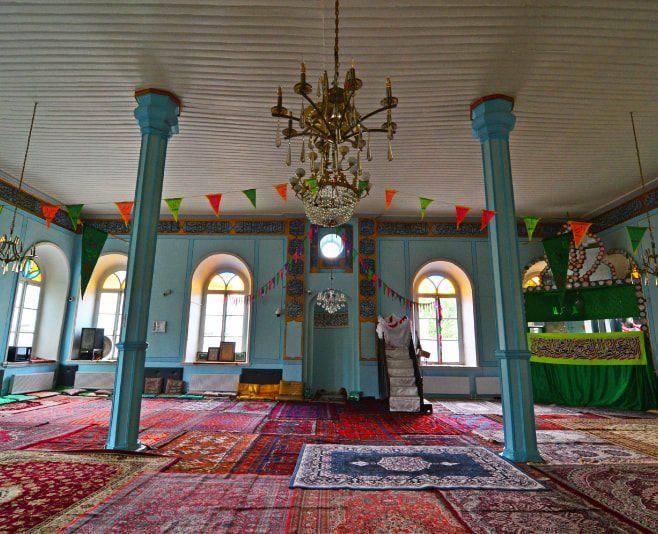Try traditional carpet weaving in Quba, Azerbaijan